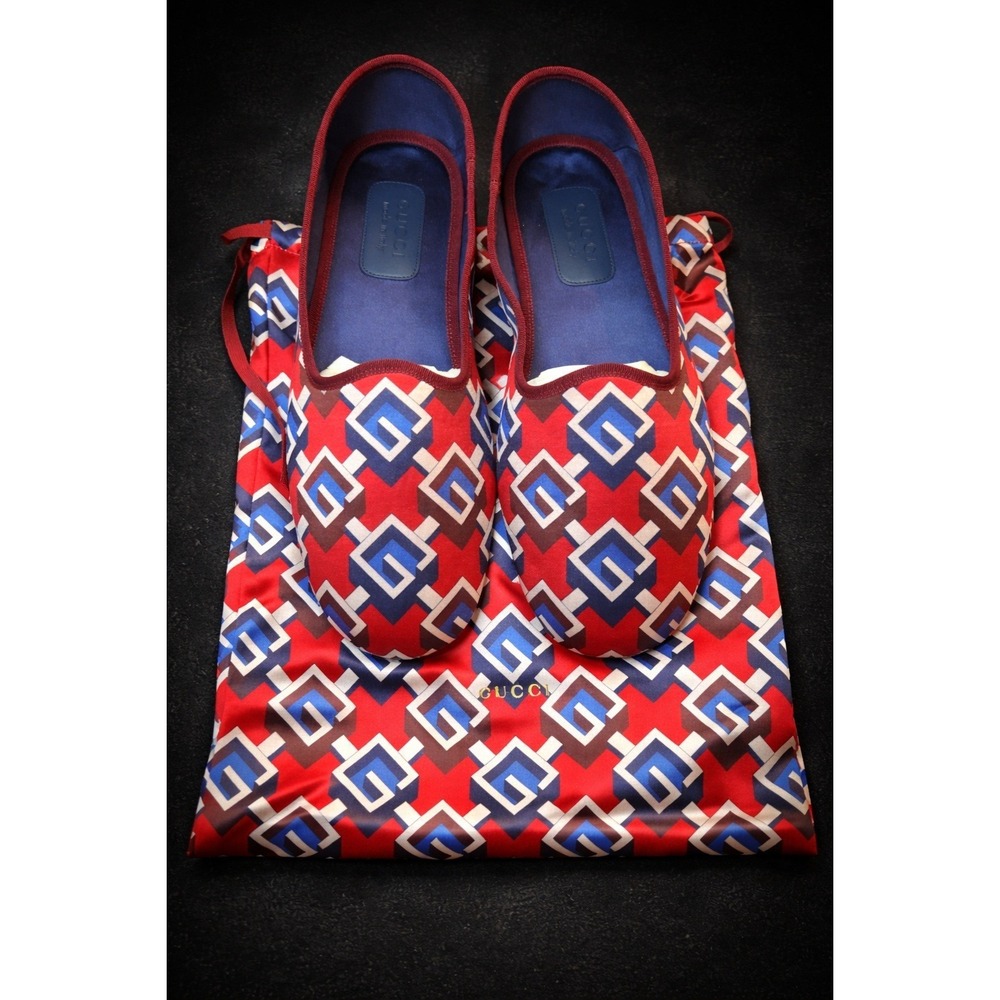 Gucci Voyage Satin Slippers Mens 14 Red Blue GG Geometric Print Italy New in Box - Picture 3 of 7